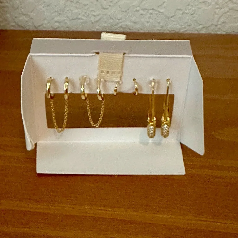 Gold tone Brass Stackable Earrings NWOT - Picture 2 of 3